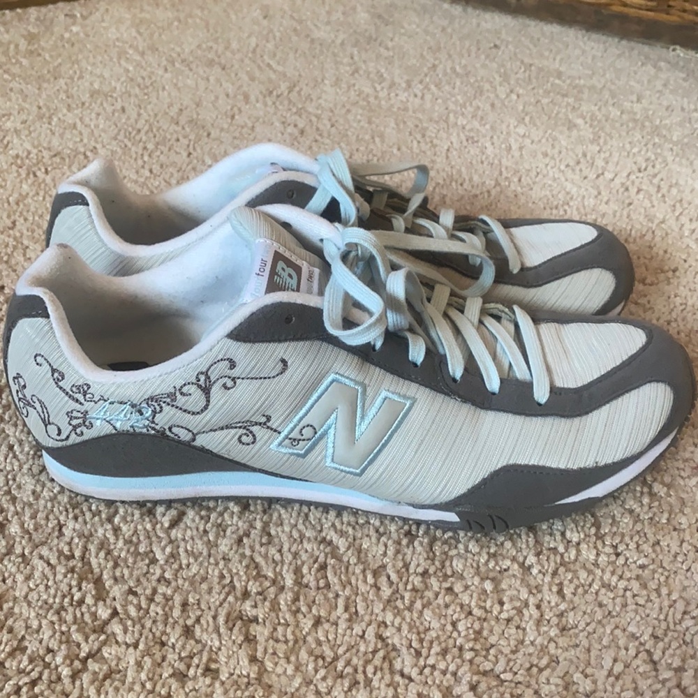 New Balance Womens Sneaker Shoes Lace Up Size 9